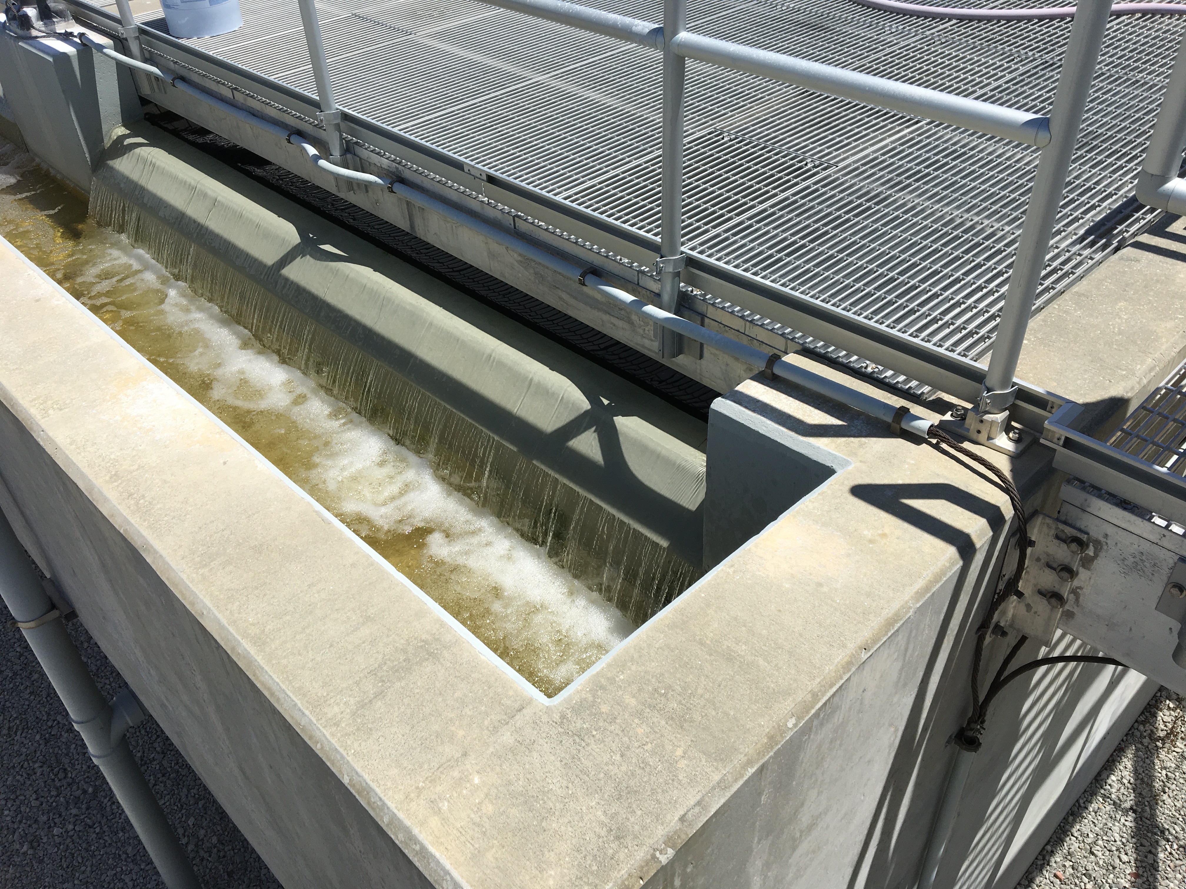 Reuse water flowing into chlorine contact chamber